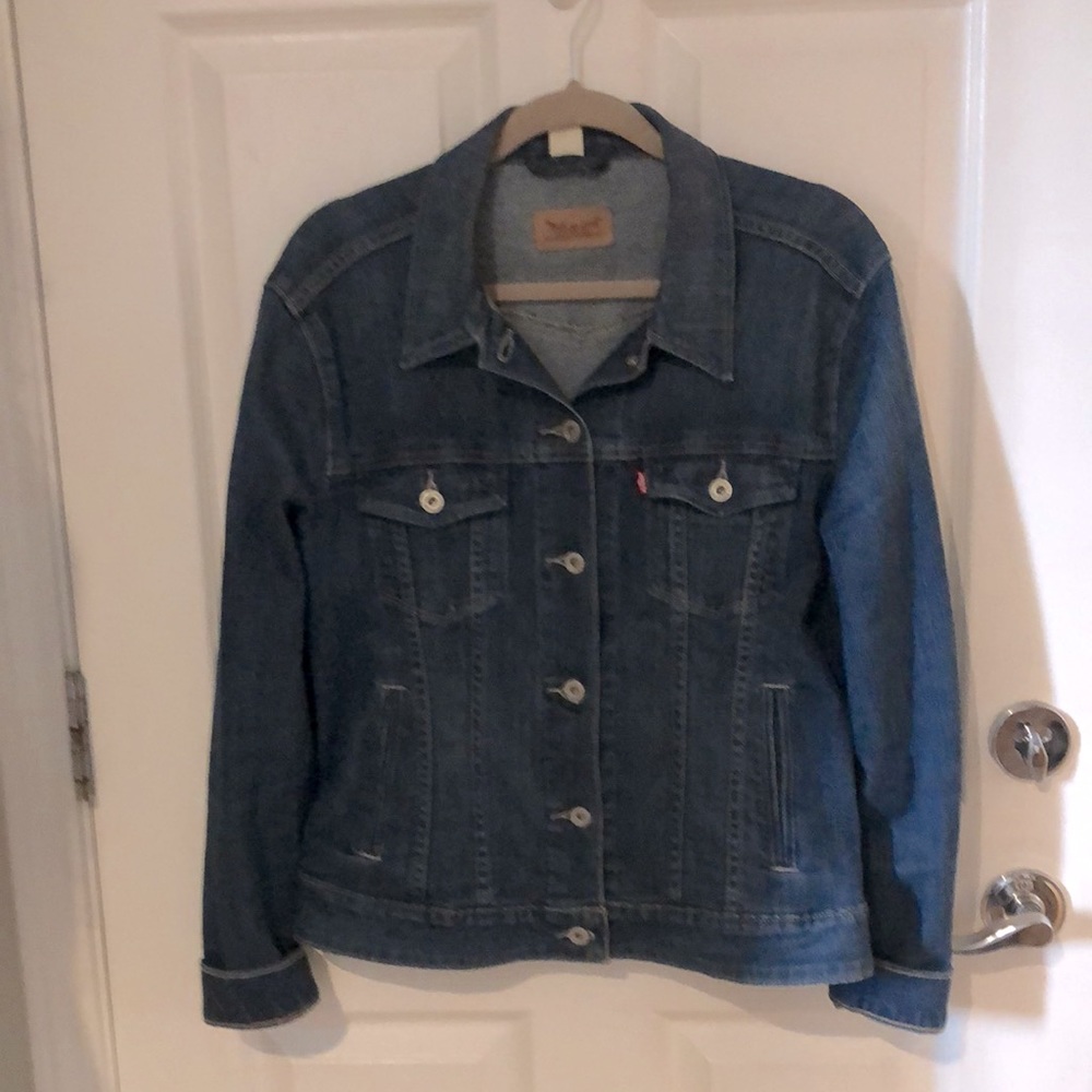 Levi’s women’s denim jacket, size Xl